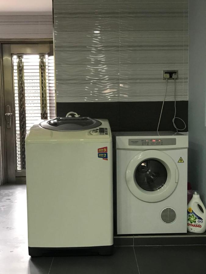 Homestay Stardow~星窗名宿~ Johor Bahru Esterno foto