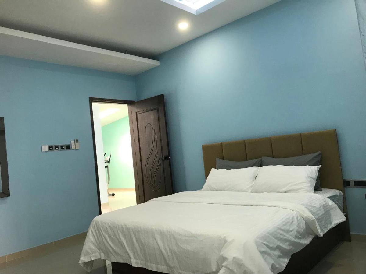 Homestay Stardow~星窗名宿~ Johor Bahru Esterno foto