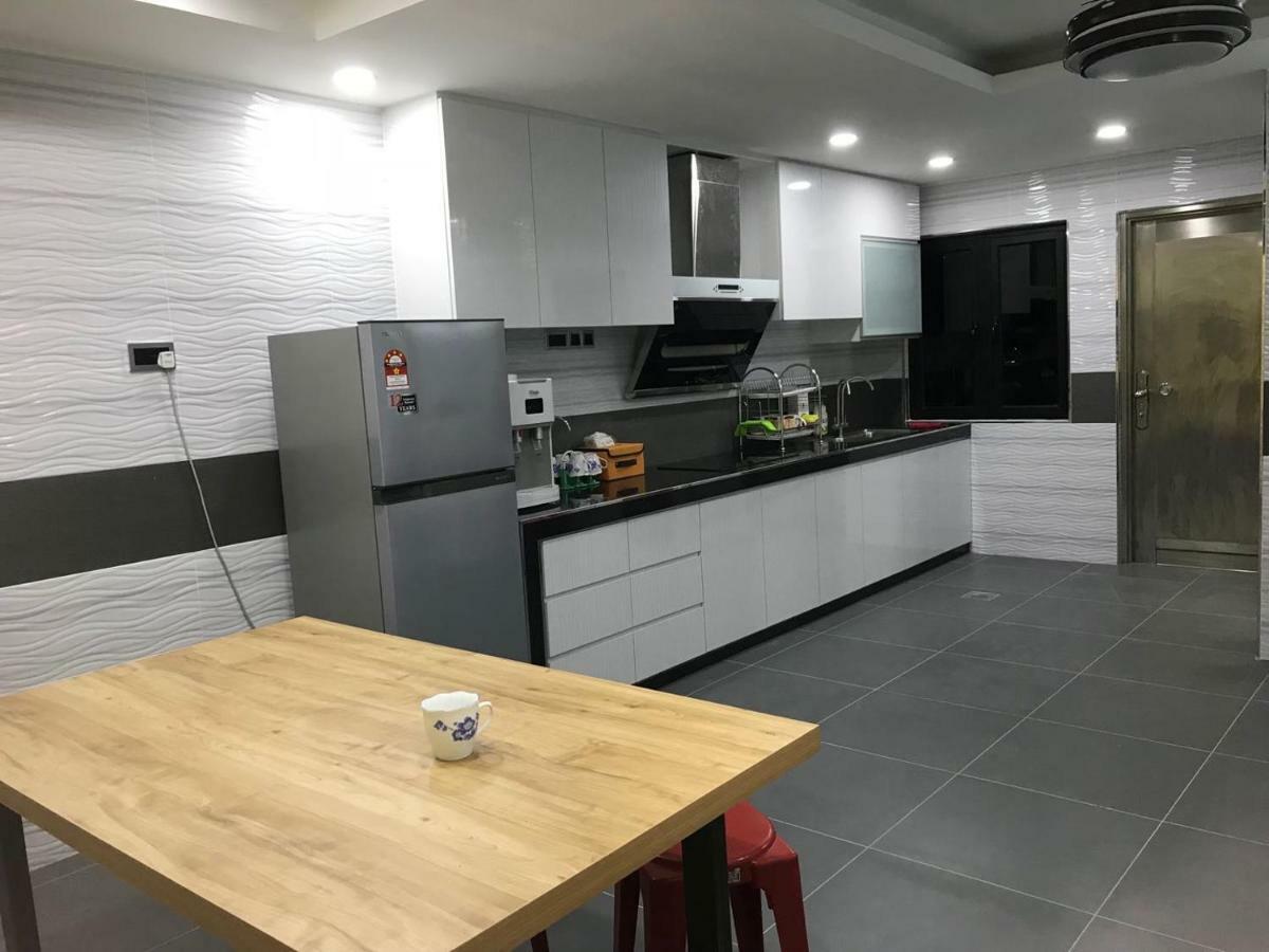 Homestay Stardow~星窗名宿~ Johor Bahru Esterno foto