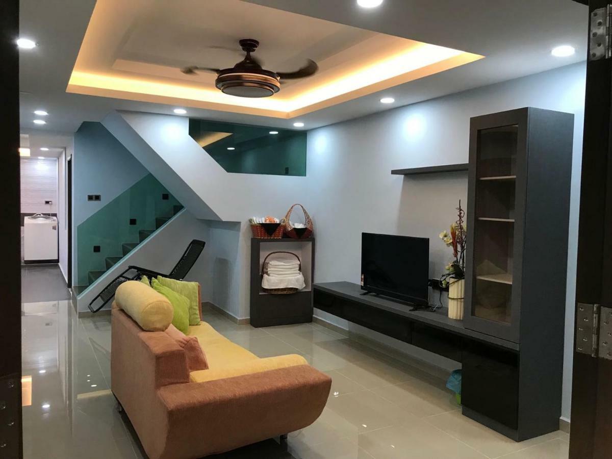 Homestay Stardow~星窗名宿~ Johor Bahru Esterno foto