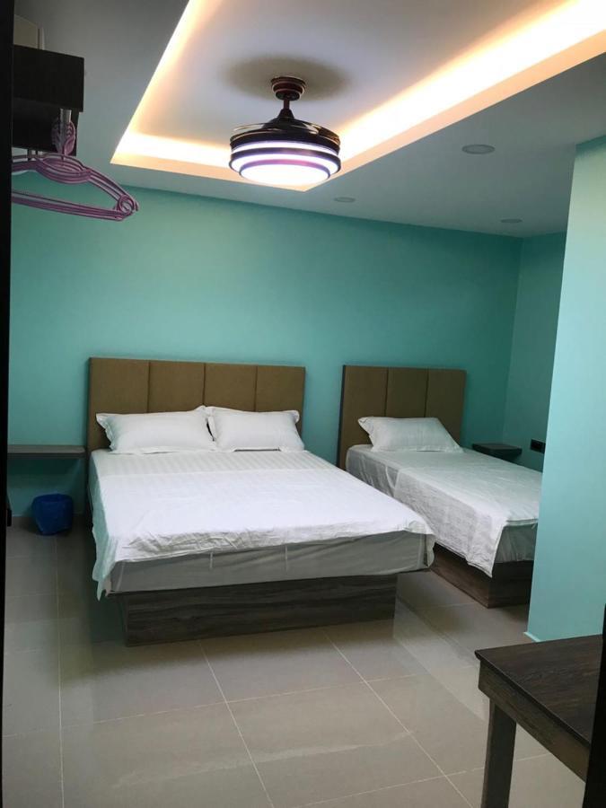 Homestay Stardow~星窗名宿~ Johor Bahru Esterno foto